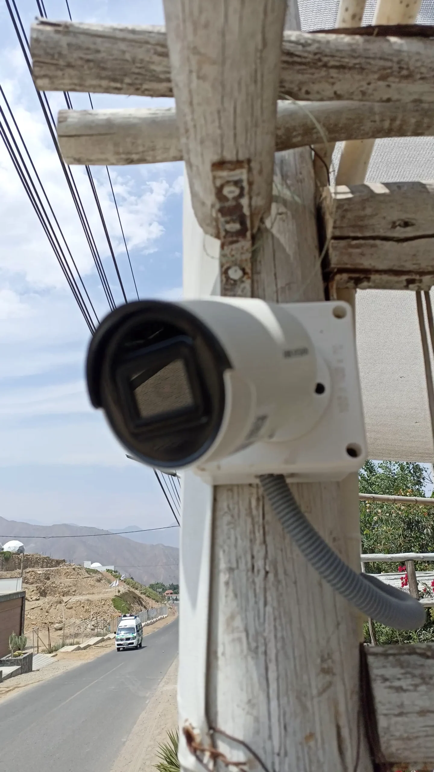 Cámara IP instalada en negocio en Trujillo