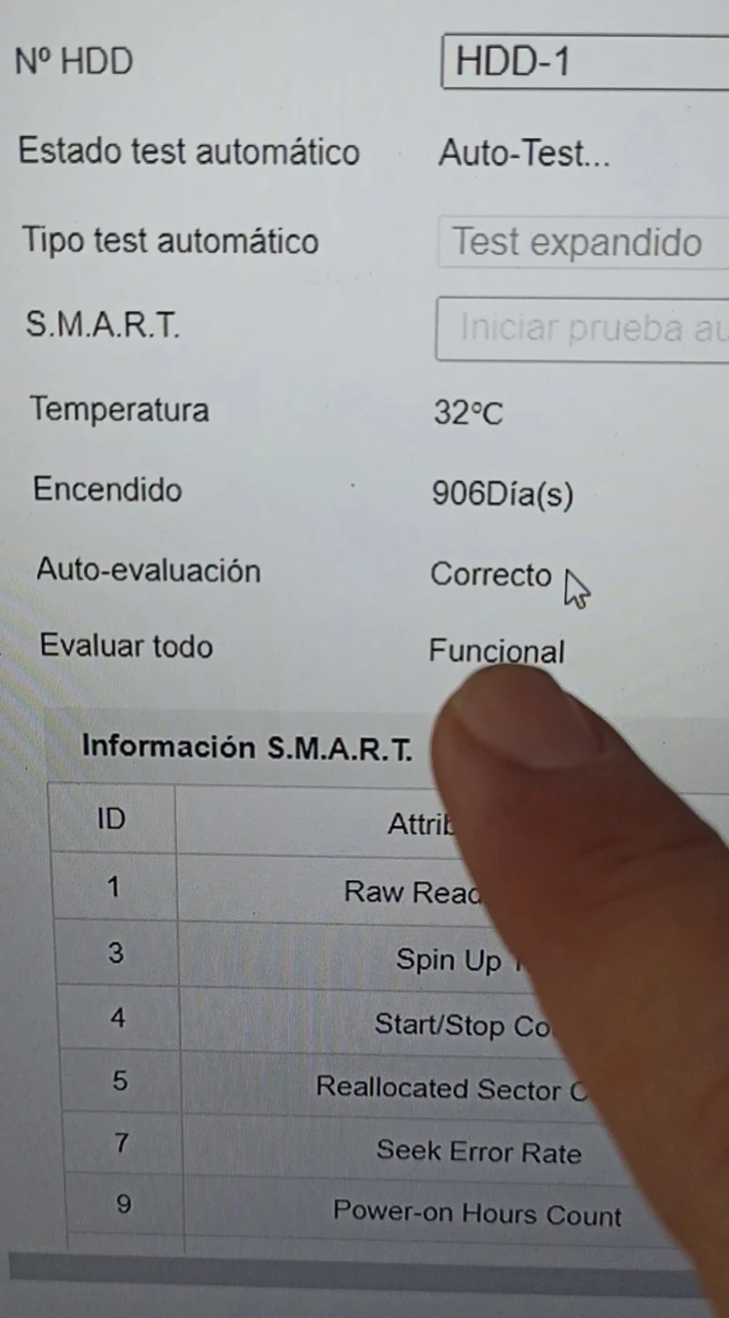 Información SMART HDD NVR Hikvision 906 días funcional temperatura 32 grados